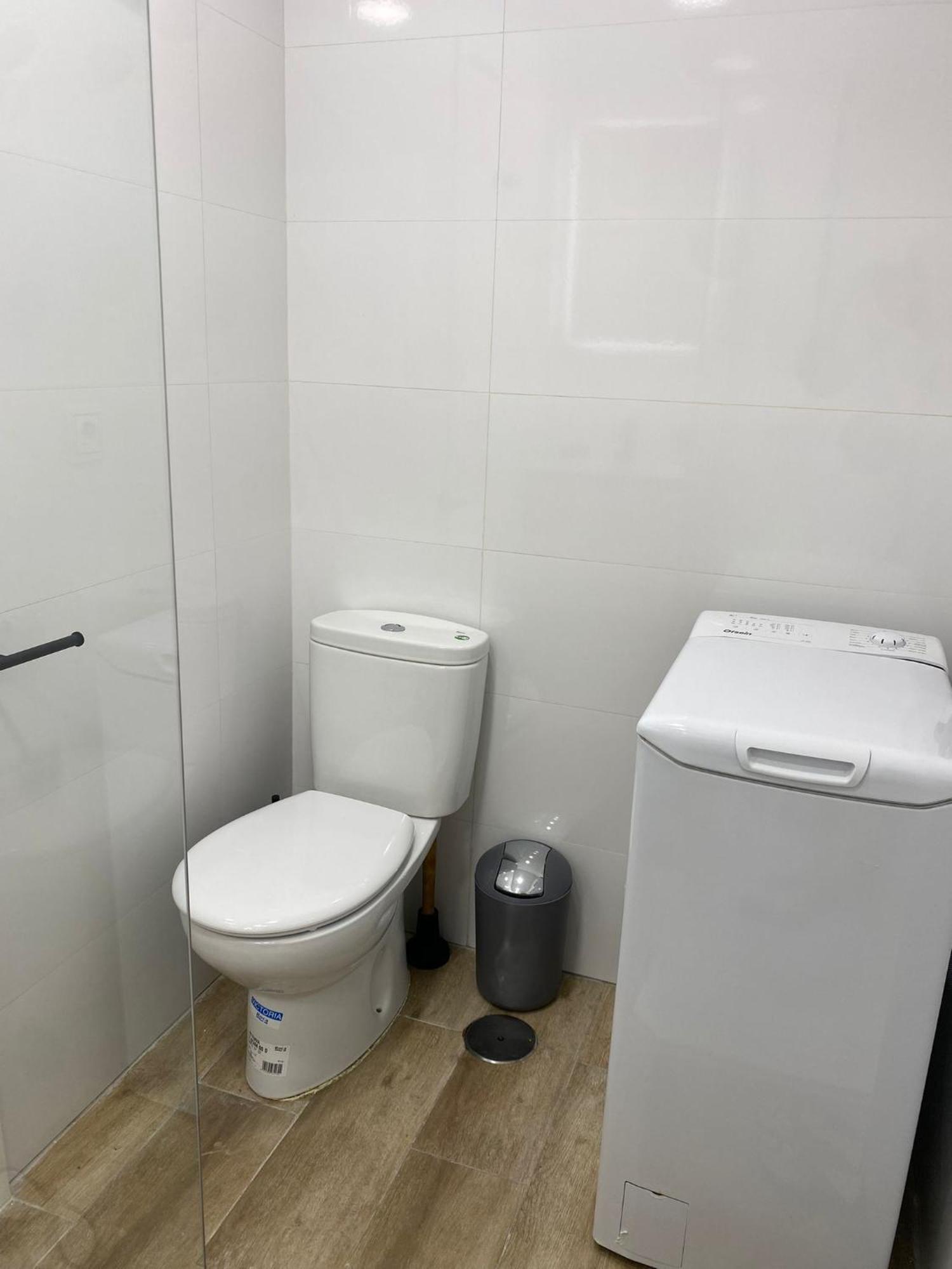 Estudio Con Piscina Y Parking, Playa A 4 Min A Pie, Tren A 2 Min ฟูเอนฮิโรลา ภายนอก รูปภาพ